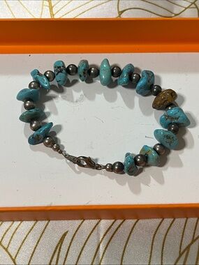 Turquoise Chip and Silver Bead Stretch Bracelet - Turquoise